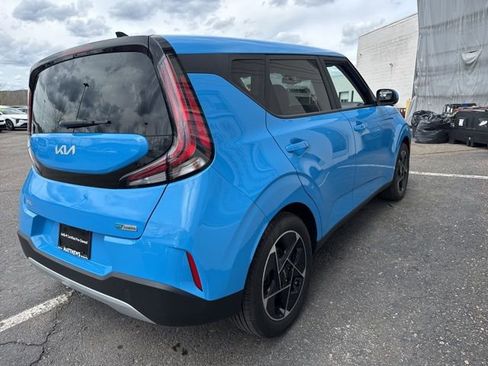 Certified 2023 Kia Soul EX image 5
