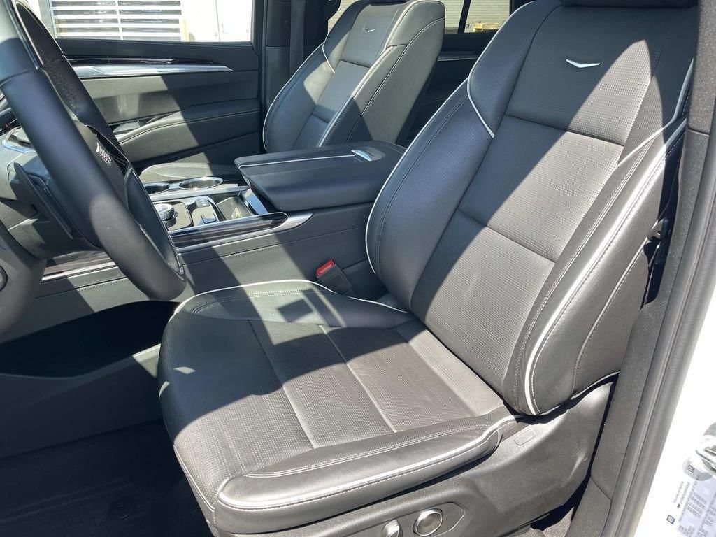 Certified 2025 Cadillac Escalade Sport AWD/4WD image 26