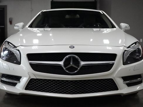 Used 2014 Mercedes-Benz SL 550 image 8