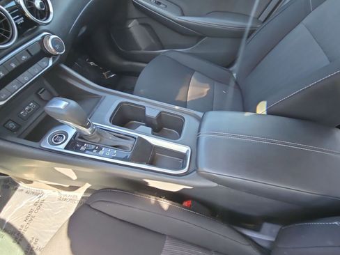 Used 2025 Nissan Sentra SV FWD image 27