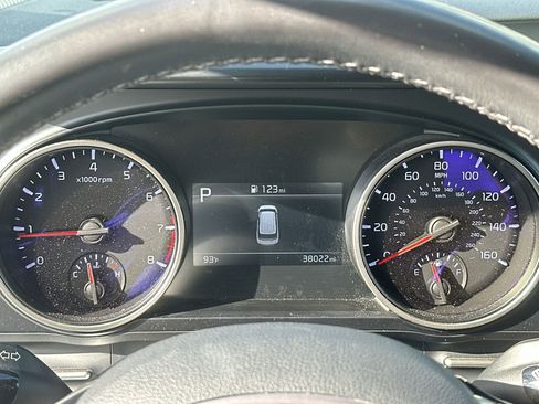 Used 2024 Kia Carnival LX FWD image 10
