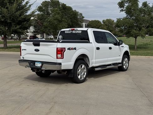 Used 2015 Ford F150 XLT AWD/4WD image 4