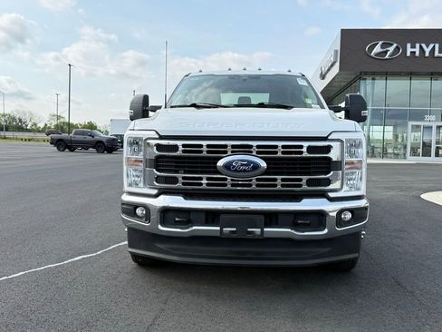Used 2024 Ford F350 XLT image 2