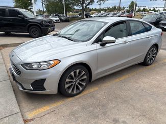 Used 2019 Ford Fusion SE image 1