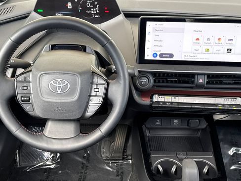 Used 2023 Toyota Prius Prime Premium FWD image 18