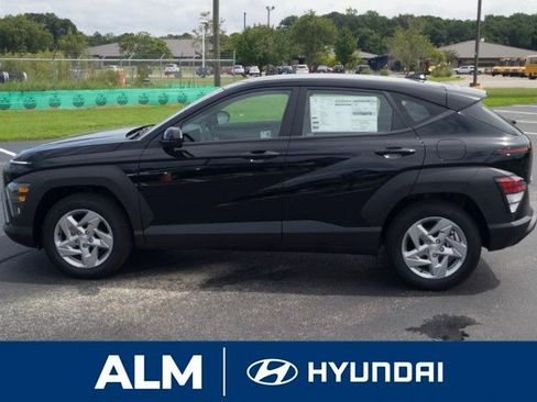 New 2026 Hyundai Venue SE image 8