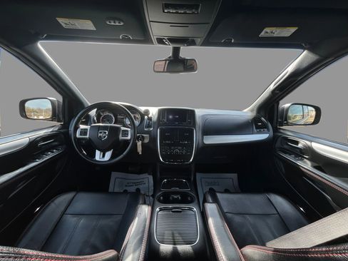 Used 2018 Dodge Grand Caravan SXT w/ Blacktop Package FWD image 23