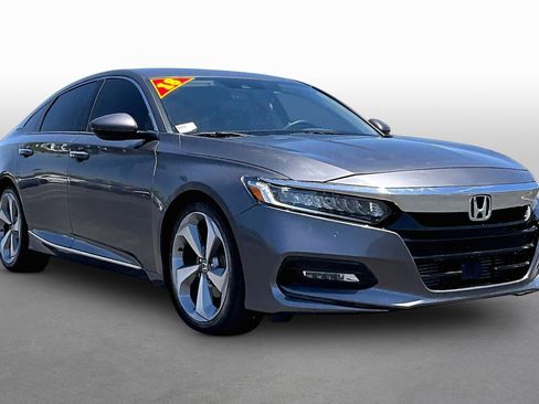 Used 2018 Honda Accord Touring image 10