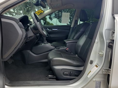 Used 2020 Nissan Rogue SL AWD/4WD image 13