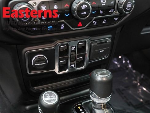 Used 2022 Jeep Wrangler Unlimited Sahara image 21