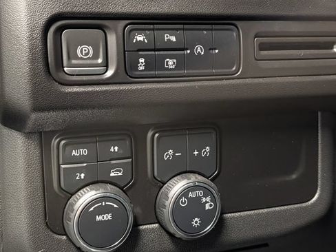 Certified 2023 Chevrolet Tahoe LT w/ Luxury Package AWD/4WD image 19