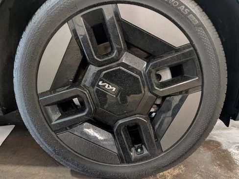 Used 2024 Kia EV9 GT-Line AWD/4WD image 8