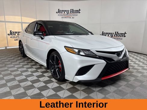 Used 2019 Toyota Camry XSE image 5