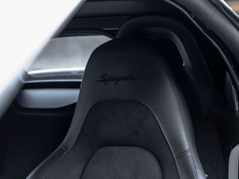 Used 2021 Porsche 718 Boxster Spyder RWD image 26