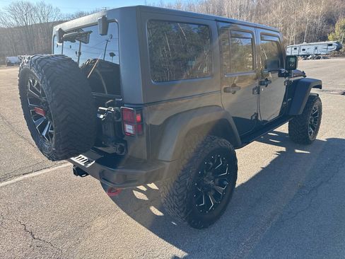 Used 2018 Jeep Wrangler Unlimited Rubicon image 3