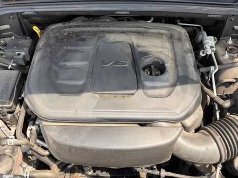 Used 2019 Jeep Grand Cherokee Limited AWD/4WD image 8