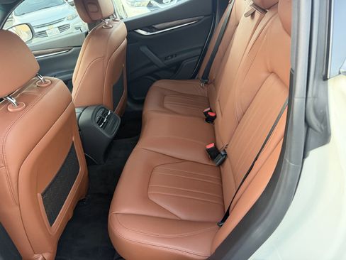 Used 2015 Maserati Ghibli image 12