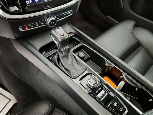 Used 2020 Volvo V60 T5 Cross Country w/ Protection Package Premier image 17