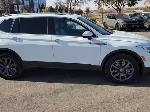 Used 2022 Volkswagen Tiguan SE image 9