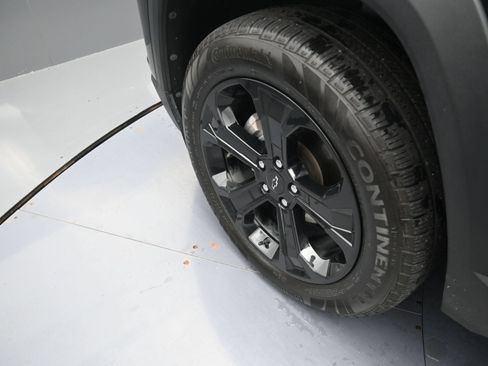 Used 2025 Chevrolet Equinox LT w/ Safety and Technology Package FWD image 34