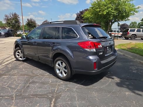 Used 2014 Subaru Outback 2.5i Limited w/ Moonroof Package AWD/4WD image 12