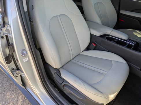 Certified 2024 Hyundai Sonata SEL w/ Convenience Package image 10