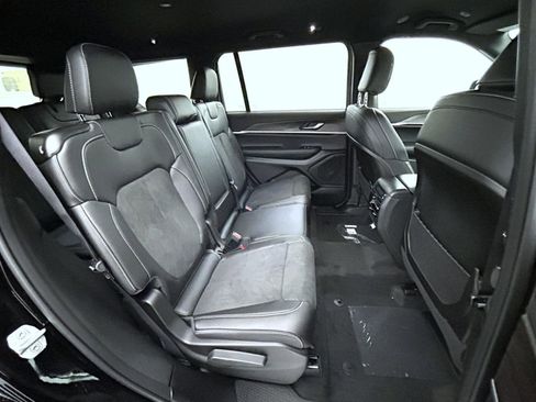 New 2026 Jeep Grand Cherokee L 4WD image 18