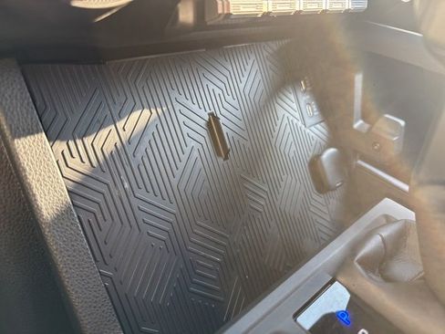 Used 2025 Toyota 4Runner SR5 image 32