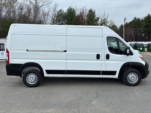 Used 2025 RAM ProMaster 2500 w/ Convenience Group FWD image 10