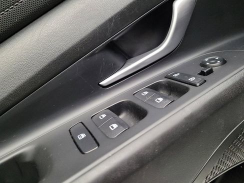 Used 2022 Hyundai Elantra SEL FWD image 27