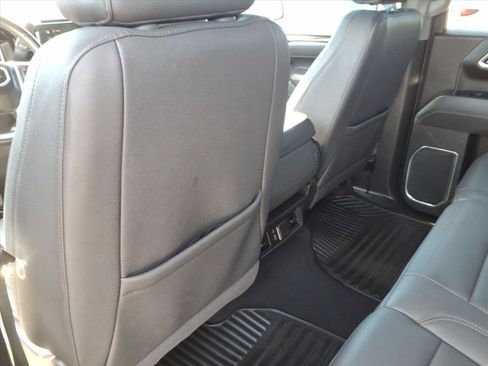 Used 2025 GMC Sierra 1500 SLT AWD/4WD image 14
