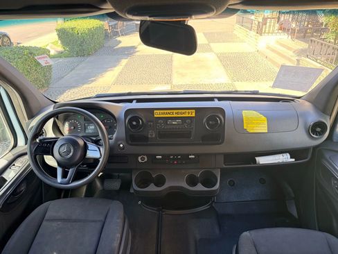 Used 2019 Mercedes-Benz Sprinter 144 image 17