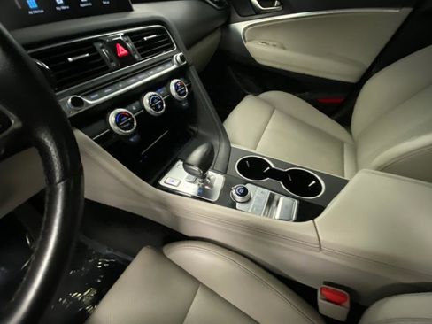 Used 2019 Genesis G70 2.0T Advanced image 27