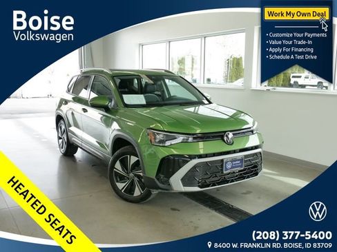 Certified 2025 Volkswagen Taos SE w/ Panoramic Sunroof Package image 1