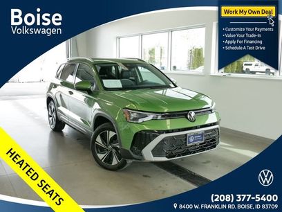 Certified 2025 Volkswagen Taos SE w/ Panoramic Sunroof Package