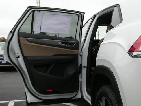 New 2026 Volkswagen Atlas Cross Sport SE image 35