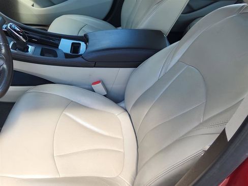 Used 2018 Buick LaCrosse Essence FWD image 10
