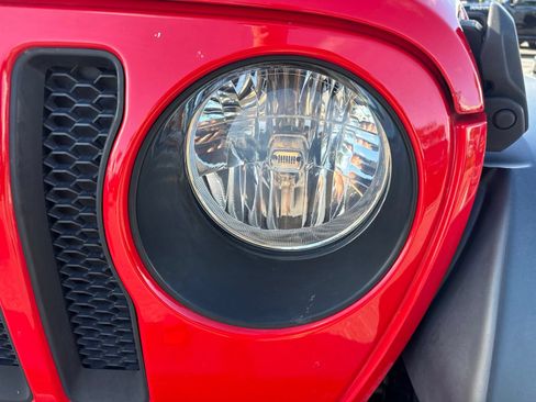 Used 2018 Jeep Wrangler Unlimited Sport S AWD/4WD image 10