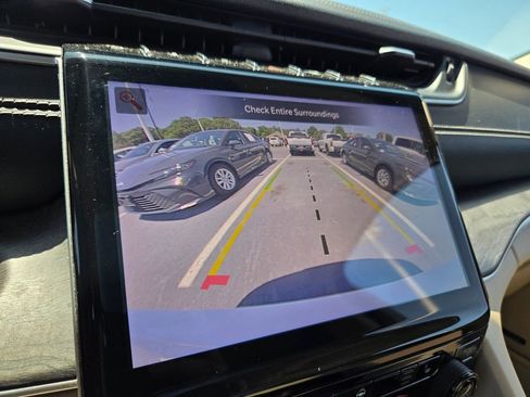 Used 2021 Jeep Grand Cherokee L Limited RWD image 23
