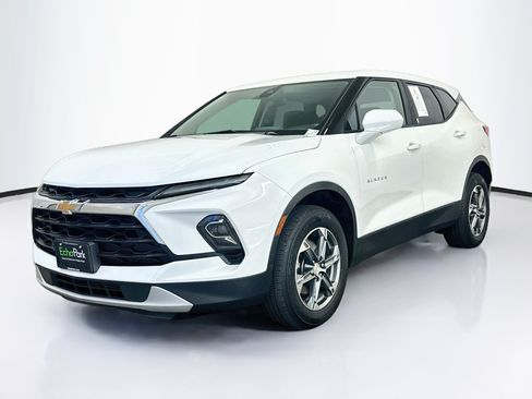 Used 2025 Chevrolet Blazer LT AWD/4WD image 3