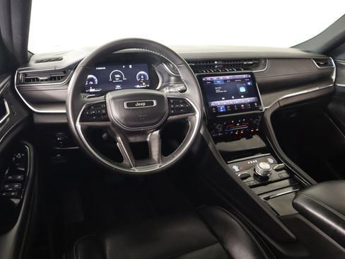 Used 2024 Jeep Grand Cherokee L Overland w/ Luxury Tech Group IV image 3