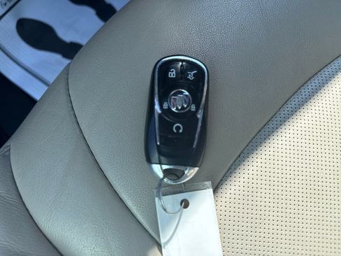 Used 2020 Buick Enclave Essence w/ Sound and Sites Package FWD image 32