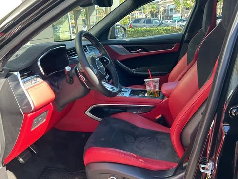 Used 2022 Jaguar F-PACE SVR image 8