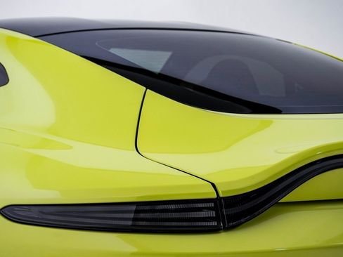 Used 2023 Aston Martin V8 Vantage Coupe image 13