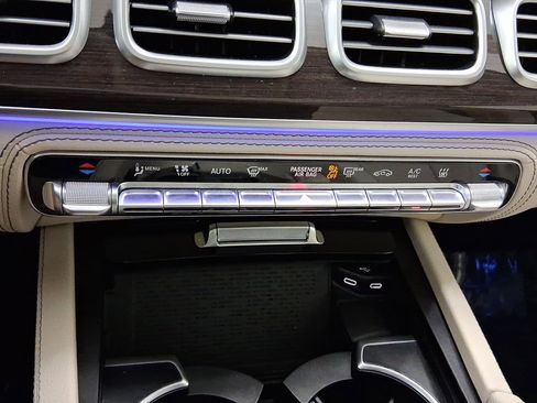 Used 2024 Mercedes-Benz GLE 450e 4MATIC image 17