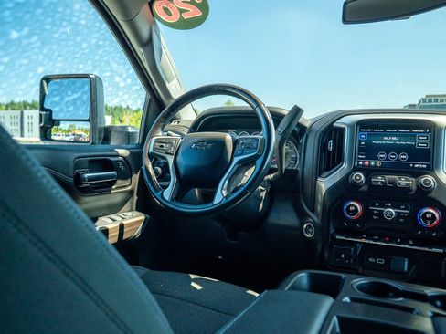 Used 2020 Chevrolet Silverado 1500 LT Trail Boss w/ Convenience Package AWD/4WD image 19