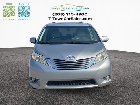 Used 2011 Toyota Sienna XLE image 1