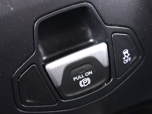 Used 2019 Jeep Renegade Altitude w/ Quick Order Package 2XM image 26