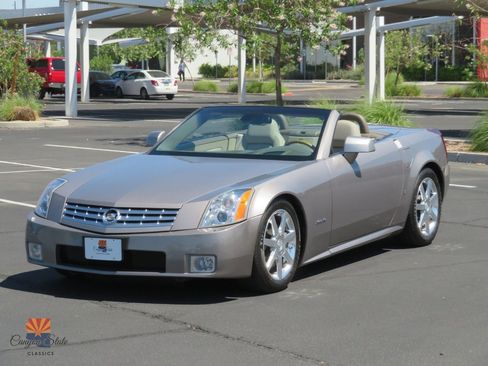 Used 2004 Cadillac XLR RWD image 4