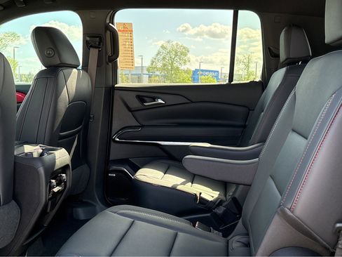 New 2026 Chevrolet Traverse Z71 w/ Enhanced Driving Package AWD/4WD image 12